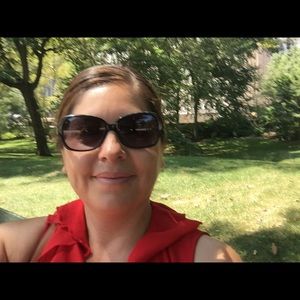 Meet your Posher, Alejandra
